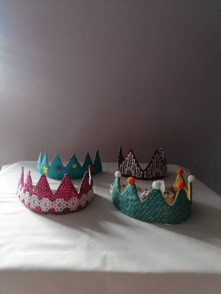 fabrique à curiosités - couronnes enfant upcyclées